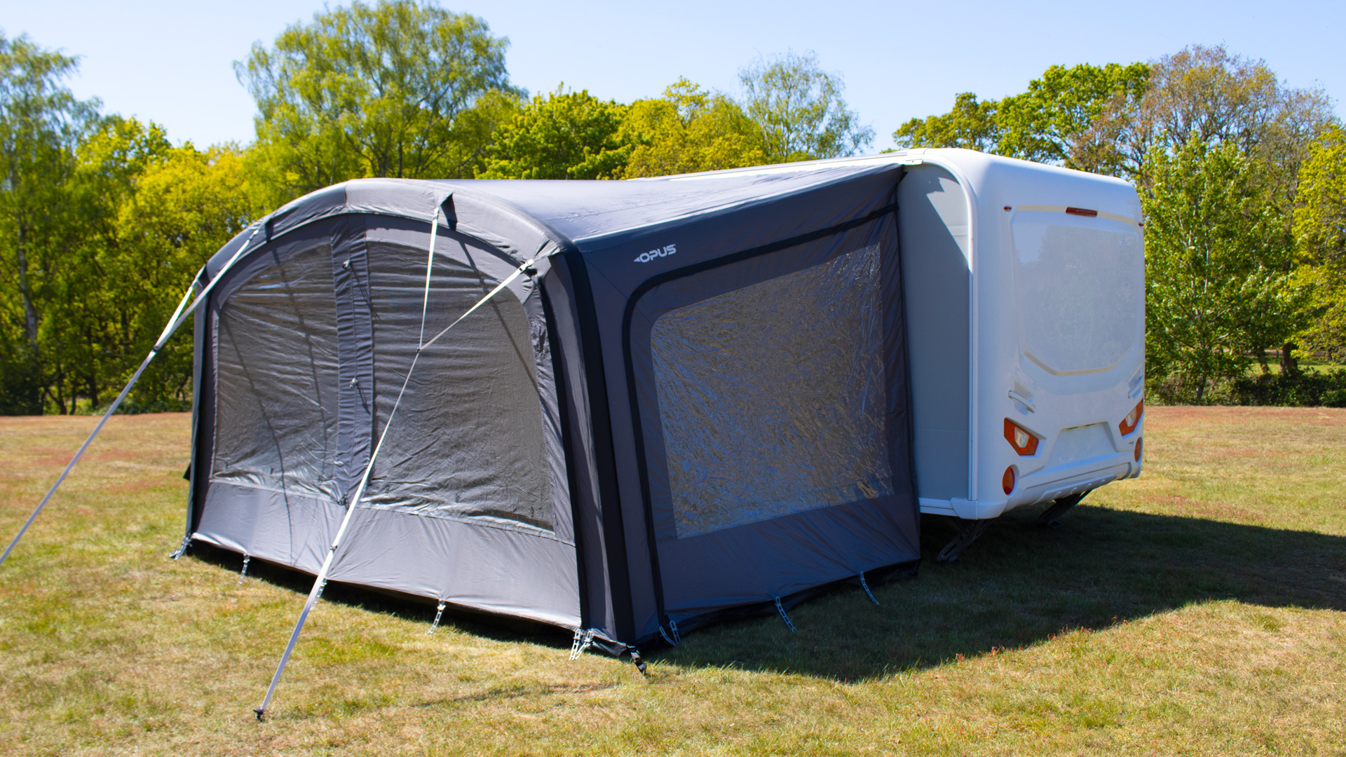 Solaria400 pitched to caravan with all panels attached
